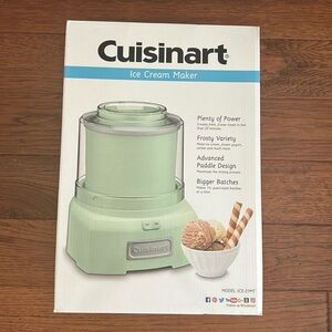 NEVER USED: Cuisinart 1 1/2qt ice cream maker!